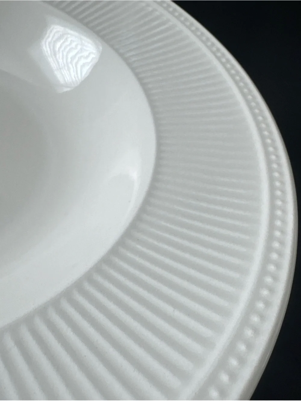 Set of 4 Wedgwood Windsor 9” Rimmed Soup Salad Pasta Bowls Ivory Ribs & Dots